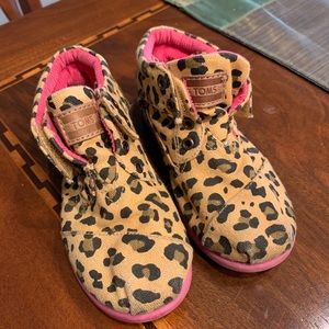2 pairs toddler girls tom’s slip ons